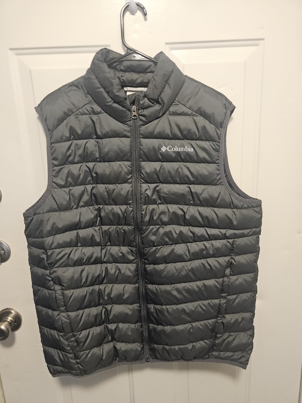 Columbia Men’s Gray Packable Down Puffer Vest
